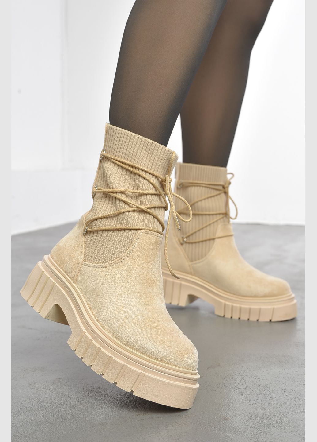 Черевики жіночі демісезонні світло-бежевого кольору Let's Shop (305572978)