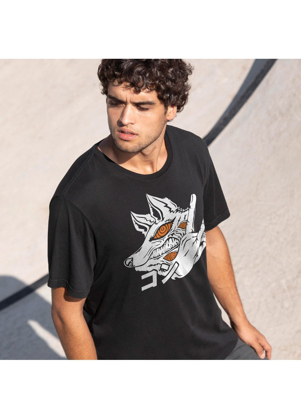 Чорна футболка з принтом людина бензопила - демон лис No Brand