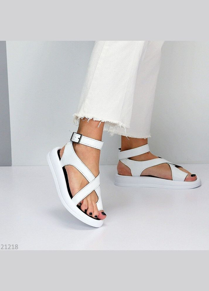 Белые белые кожаные женские босоножки Garti с ремешком