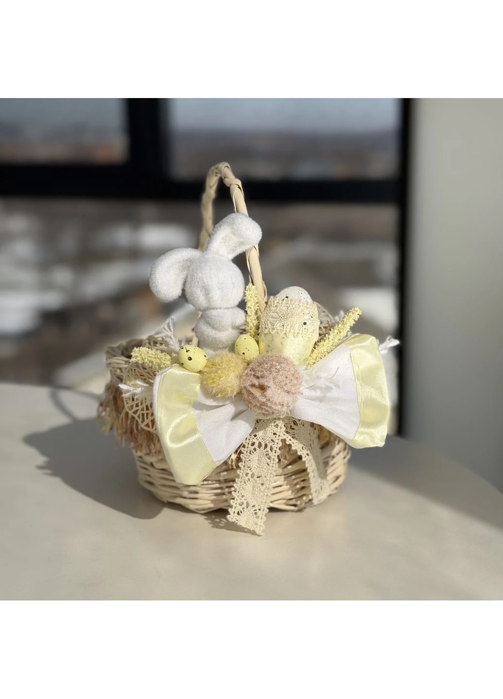 Великодній кошик 19х19х22см hand-made бежевий з бежевим декором та зайчиком MIS LT (382026490)