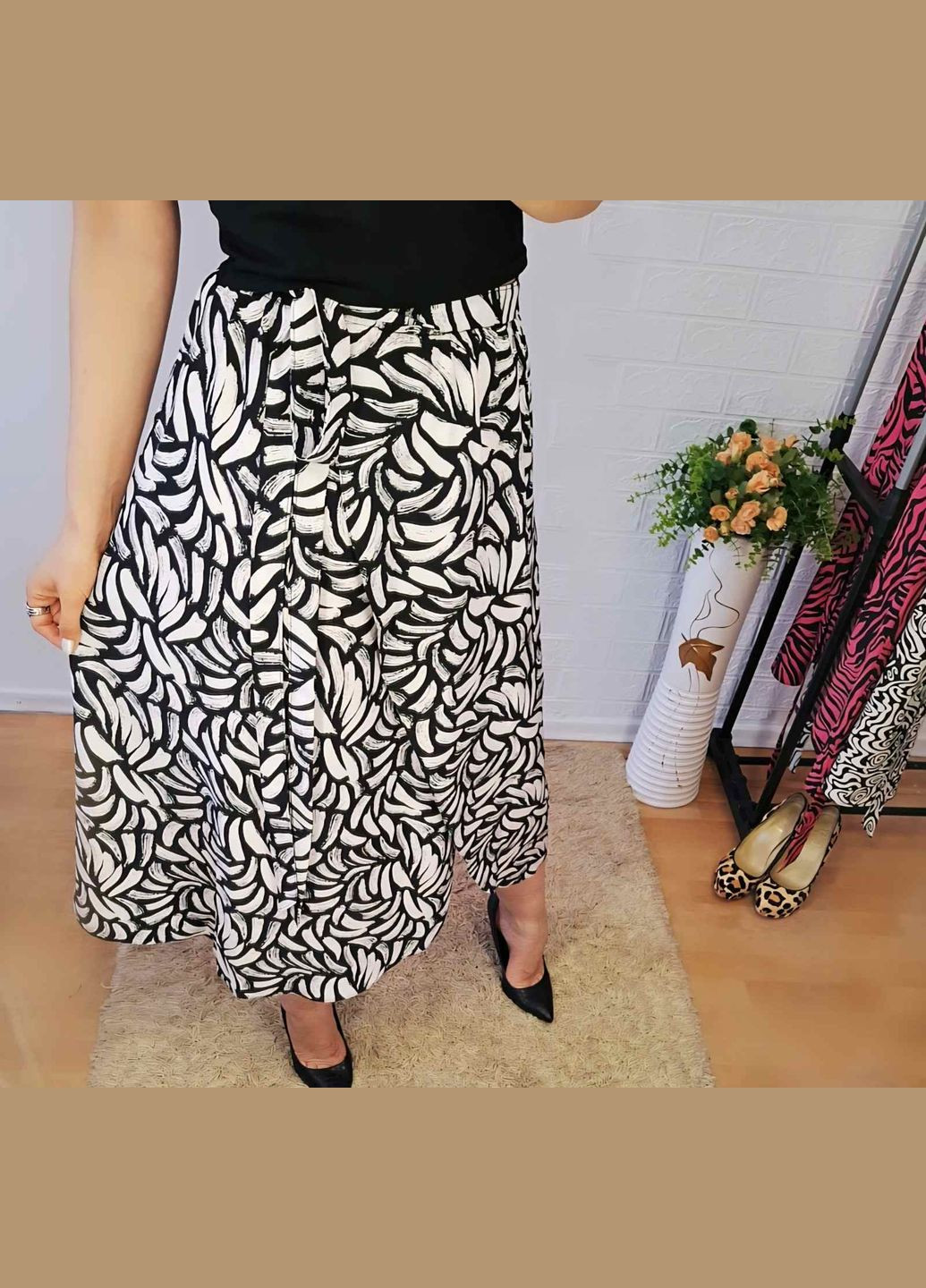 Черно-белая праздничный, коктейльный, повседневная, джинсовая, вечерний, пляжный, кэжуал с абстрактным узором юбка женская на запах, модная, легкая, длина миди, талия на резинке, пояс в комплекте No Brand на запах