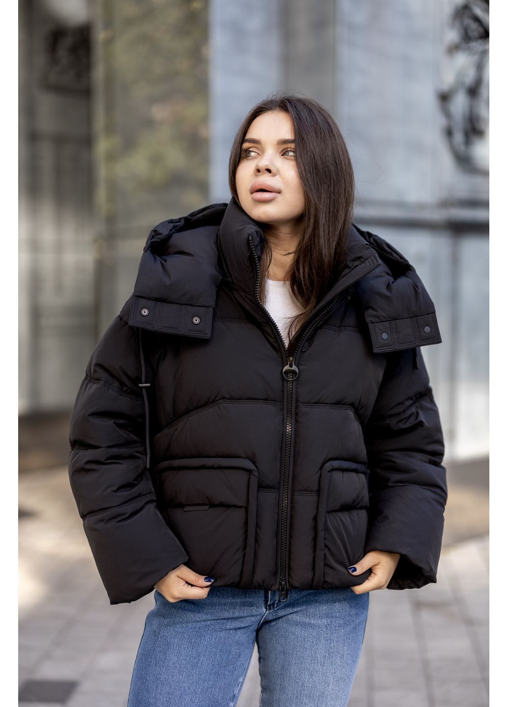 Чорна зимня жіноча зимова коротка куртка oversize 75362 Towmy