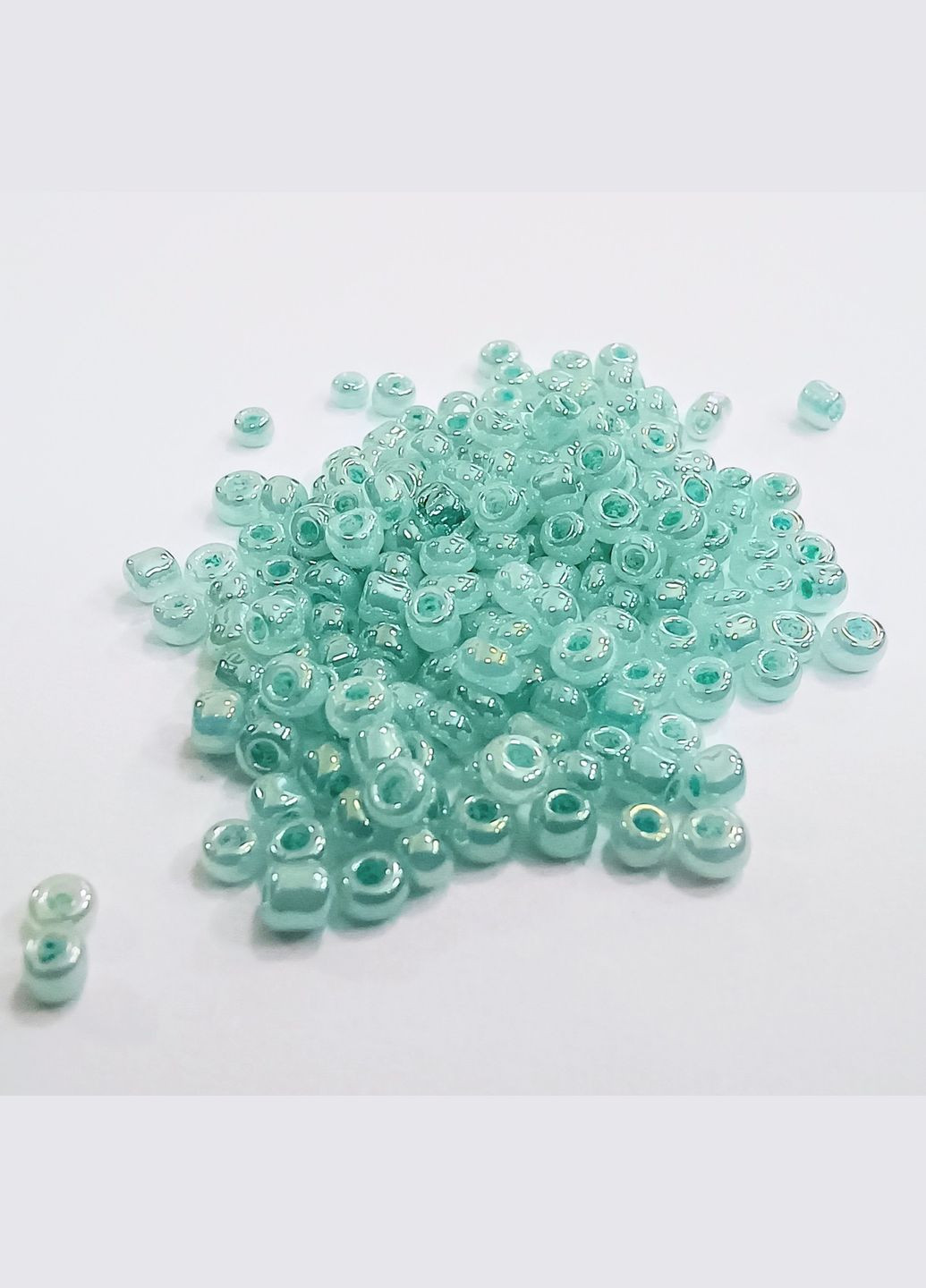 Бісер китайський Розмір 2 мм перламутровий з профарбованою серединкою Світло-бірюзовий Упаковка 50 грам Finding (317590105)