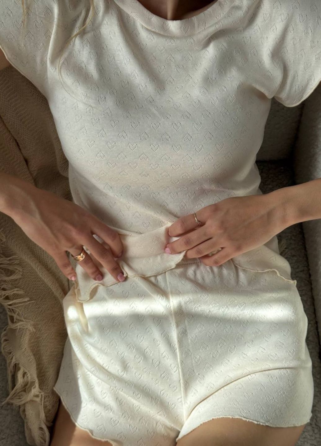 Молочная всесезон ажурная домашняя пижама двойка с обработанными краями: футболка с рукавами крылышко + шорты на резинке футболка + шорты Tik-Tak