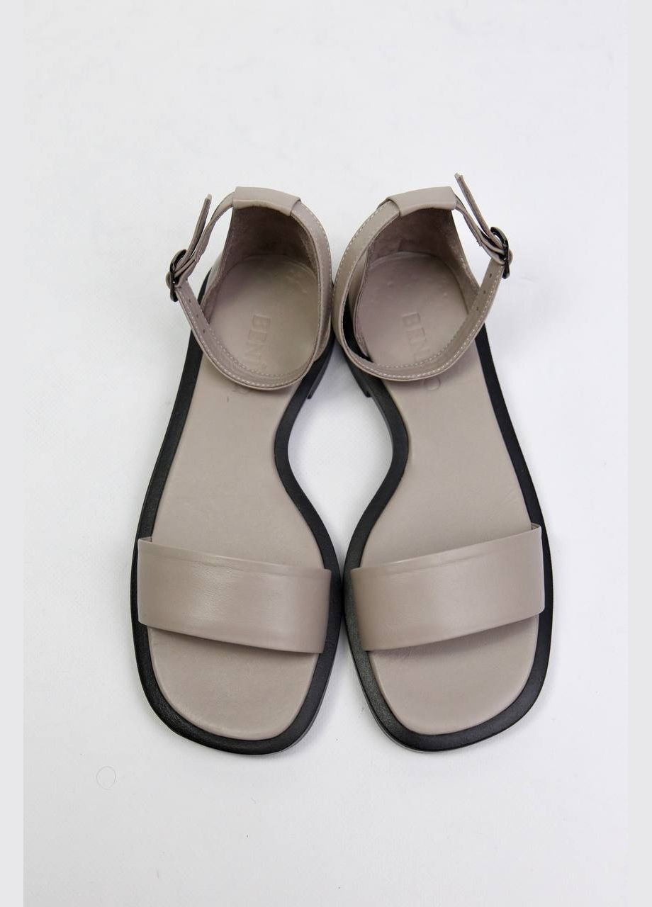 Бежевые босоножки Benito без застежки