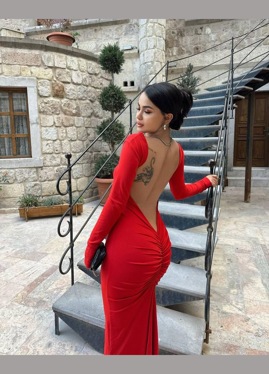 Красное вечернее женское платье с открытой спиной Avanti однотонное