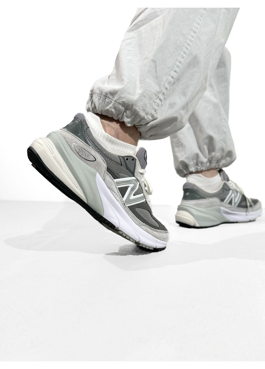 Сірі Осінні кросівки чоловічі new balance 990 v6 grey нью беланс 990 v6 No Brand