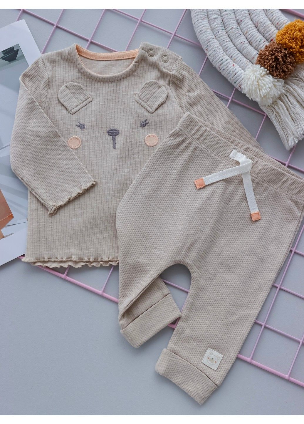 Бежевий демісезонний костюм George