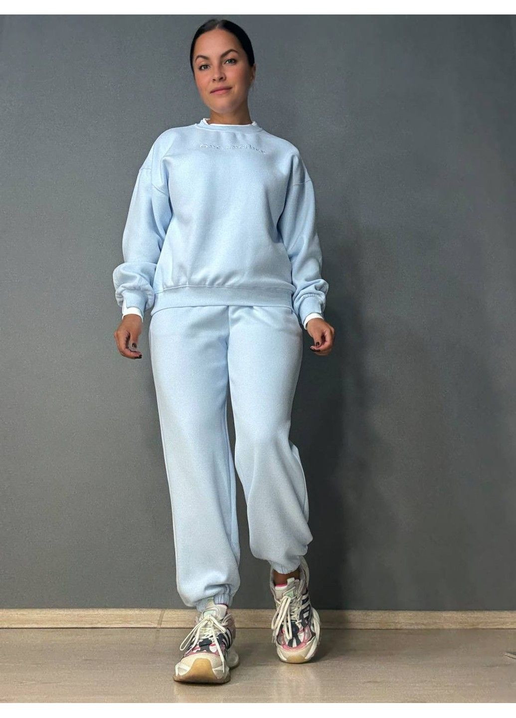Костюм женский A-N 27063 свитшот и джогеры оверсайз с вышивкой голубой No Brand (350197710)