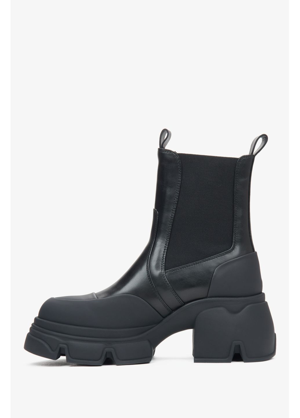 Осенние челси, цвет черный Estro