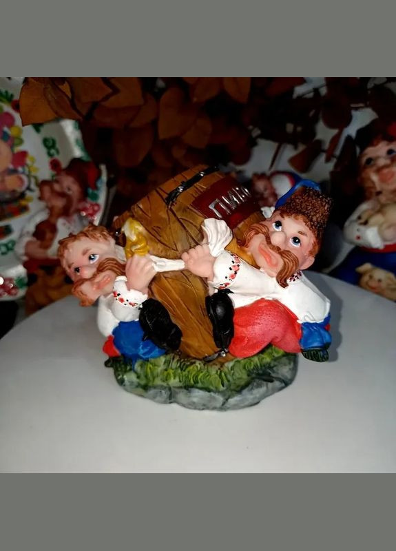 Каменная статуэтка-копилка два кума-украинца с бочкой пива +подарок No Brand (351874165)