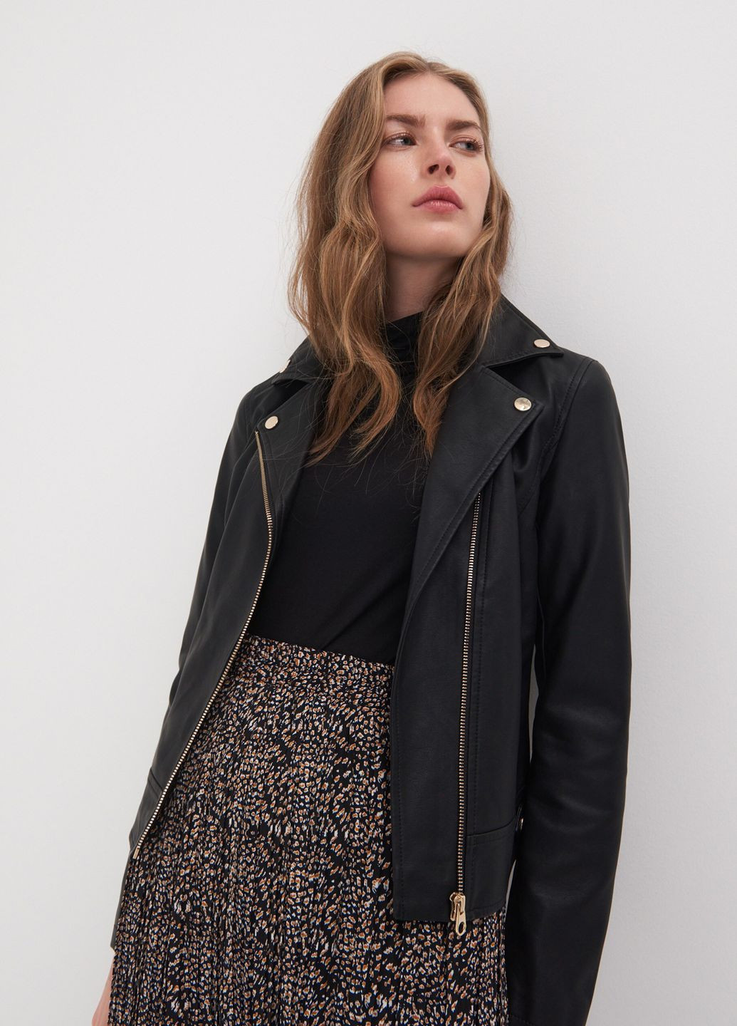 Чорна демісезонна косуха з еко шкіри Sinsay