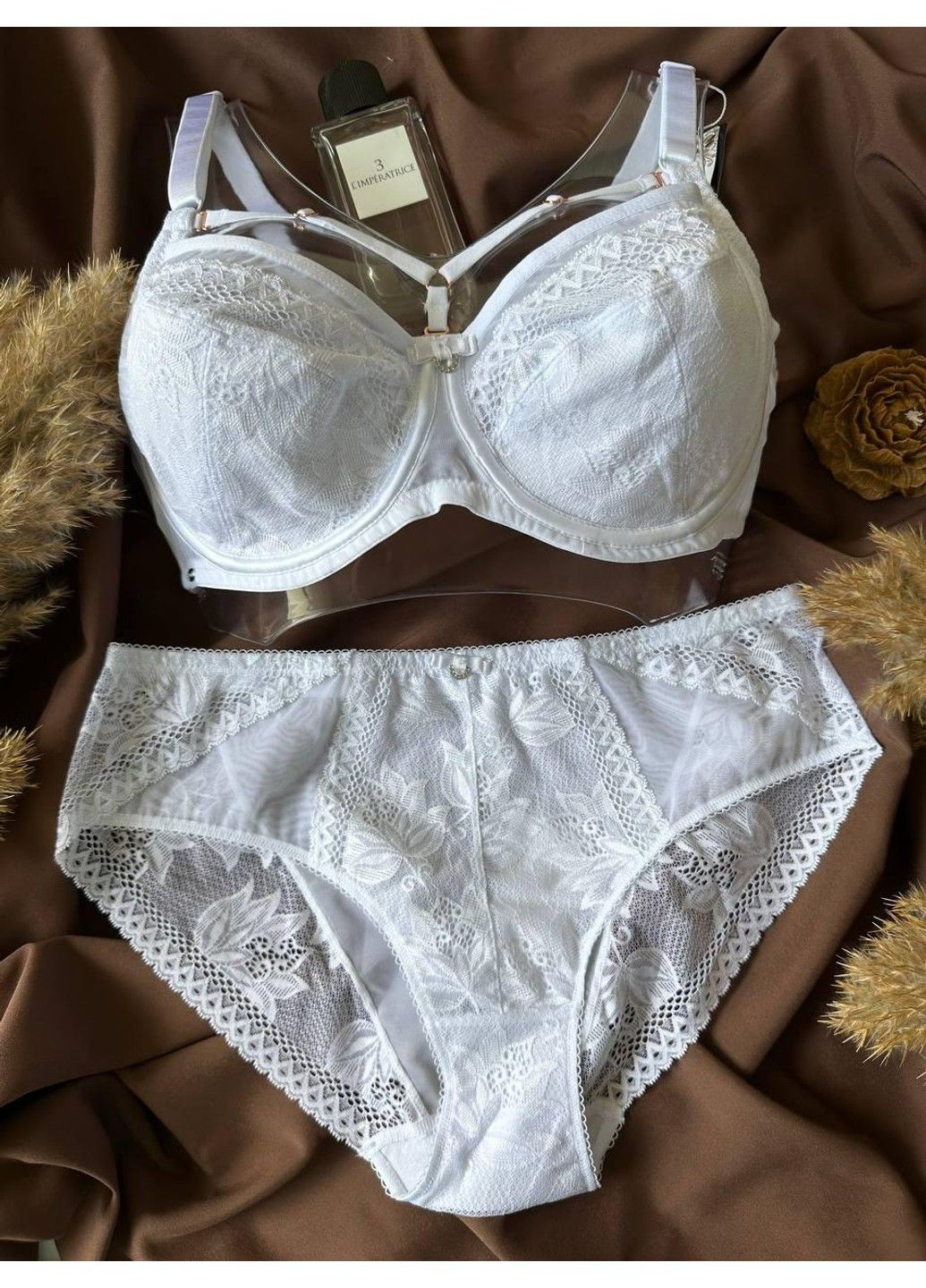 Белый женское нижнее белье чашка c с портупеями комплект Lanny Mode