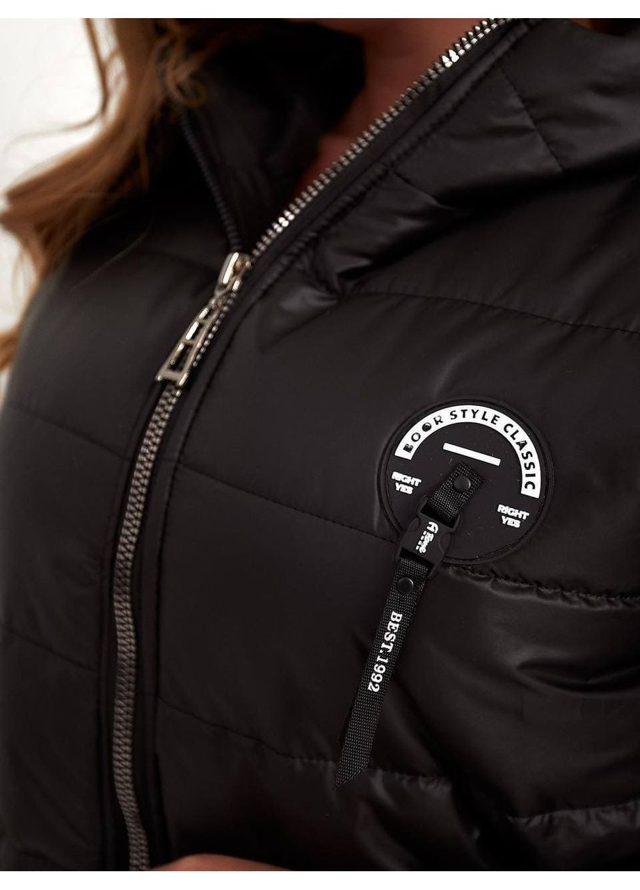 Жіночий стьобаний жилет прямого крою з кишенями на змійці чорного кольору New Trend (304645449)