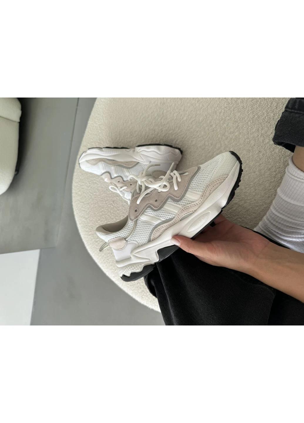 Белые демисезонные кроссовки мужские adidas ozweego white/beige adi-0323 адидас озвиго белые No Brand