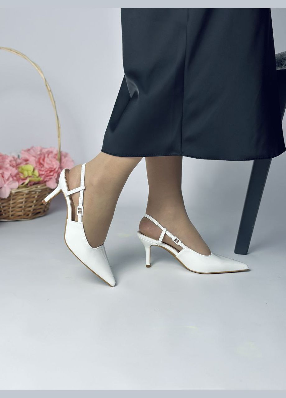 Білі стильні босоніжки слінгбекі лакові білі на підборах No Brand 2025 (328451032)