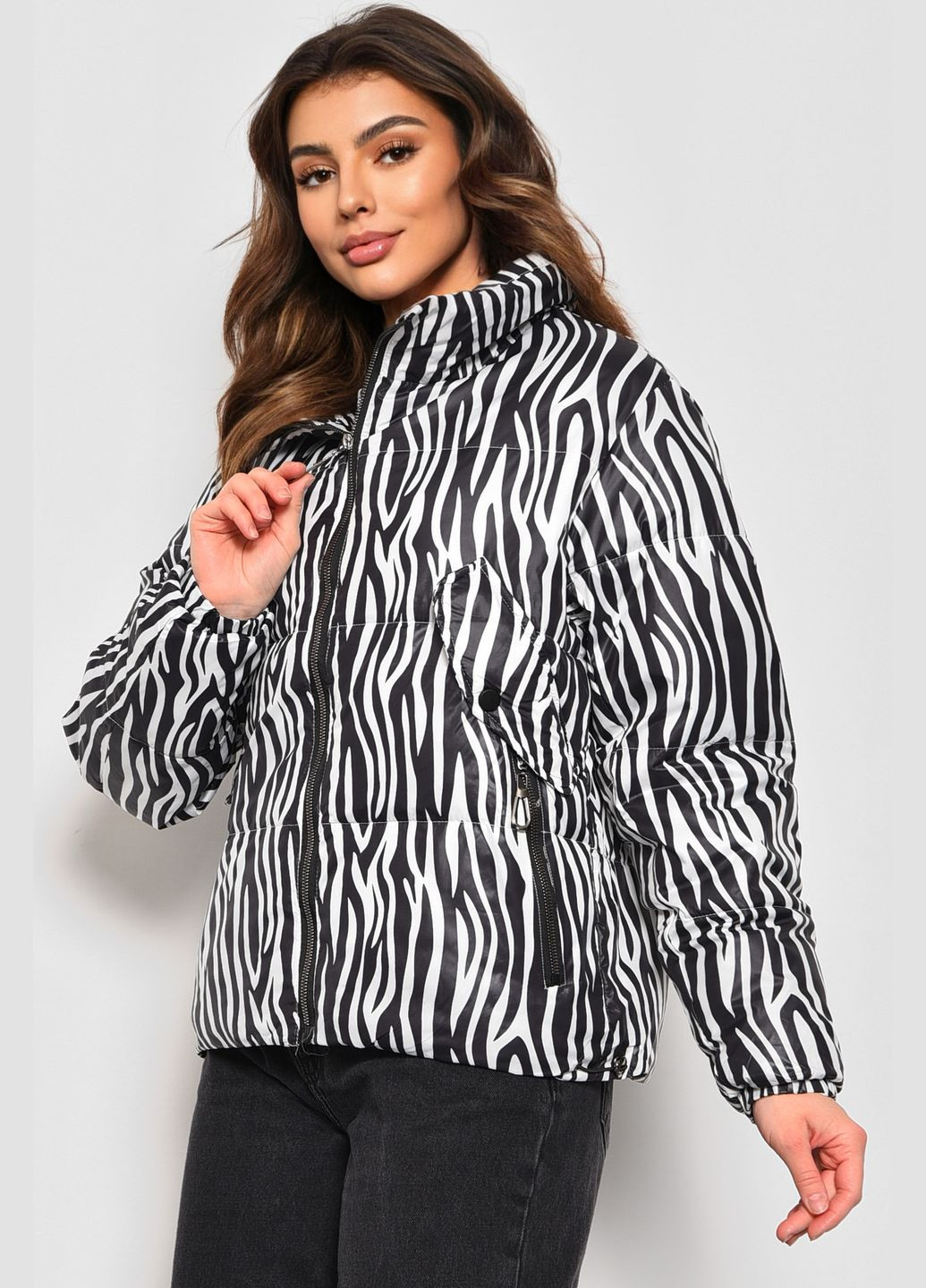 Черная демисезонная куртка женская демисезонная черного цвета Let's Shop