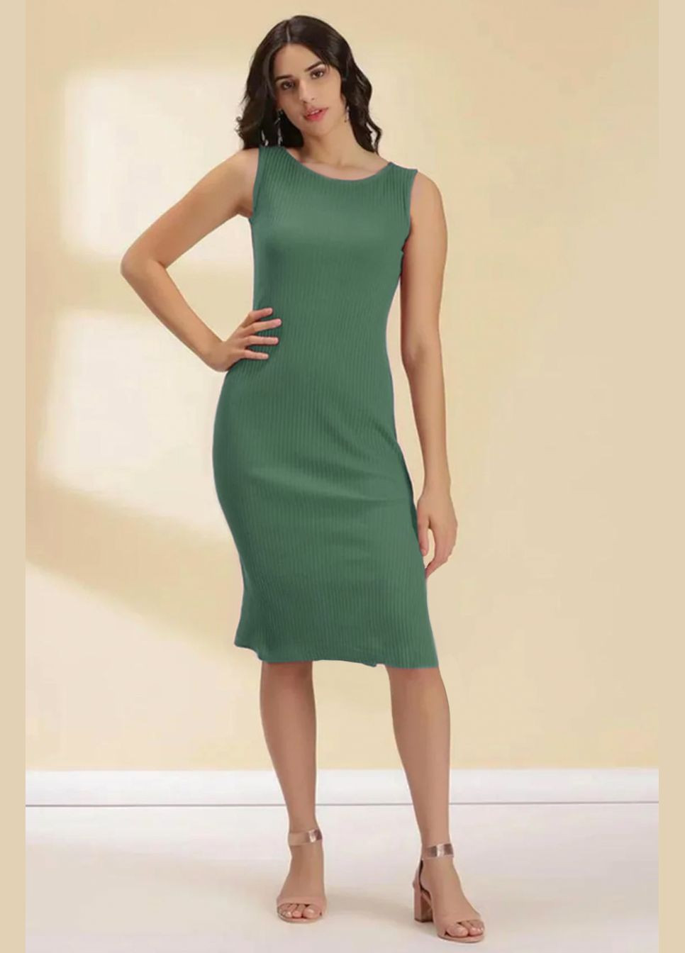 Зеленое кэжуал платье женское зеленое Malta однотонное
