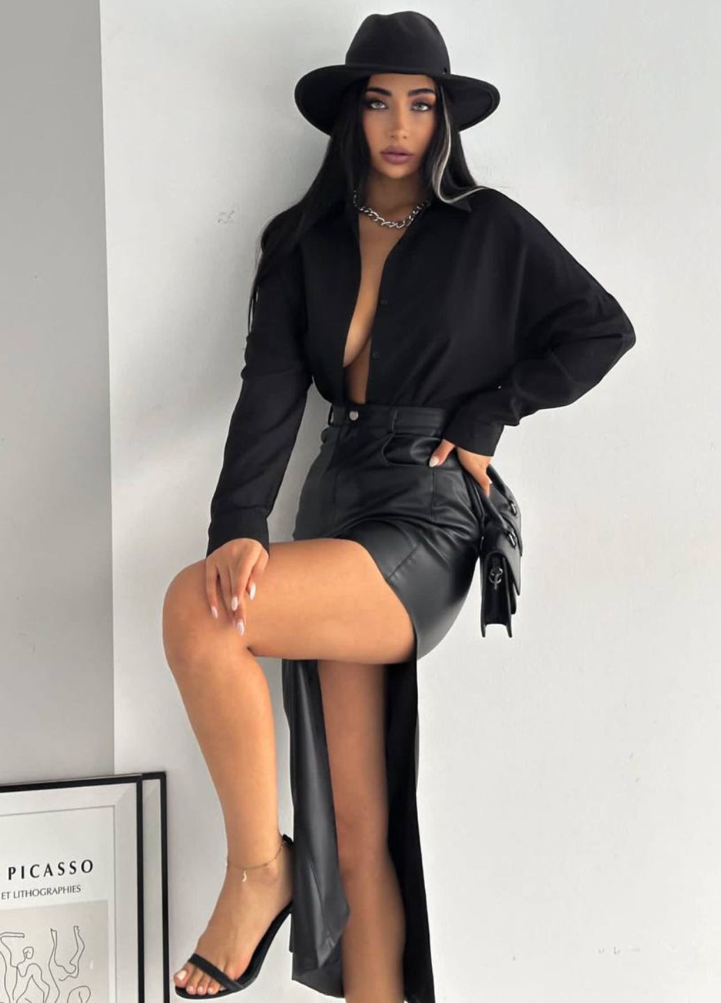 Черная повседневная, вечерний однотонная прямая юбка меди с разрезом Україна карандаш