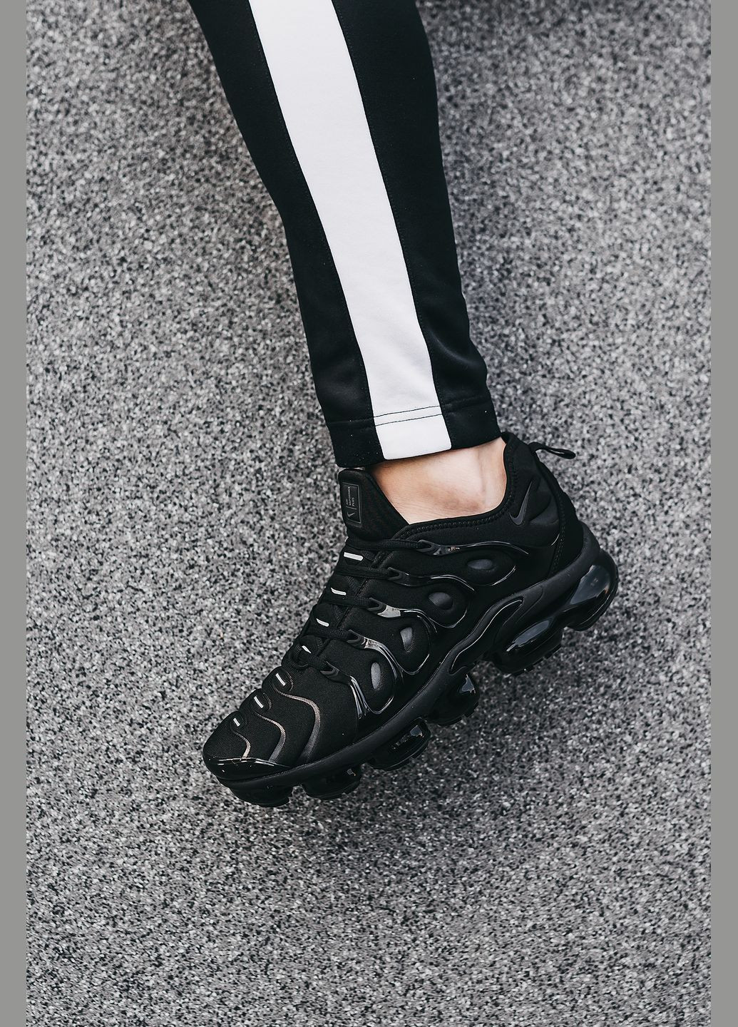 Чорні Осінні кросівки чоловічі Nike VaporMax Plus Tn Black