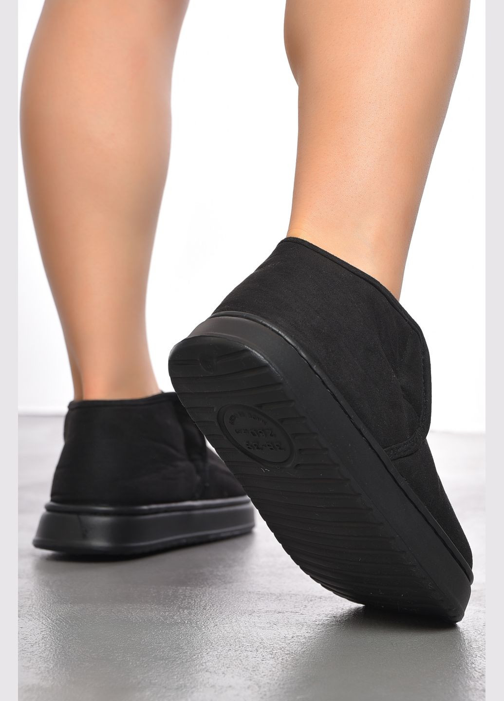 Капці домашні жіночі на хутрі чорного кольору Let's Shop (303772157)