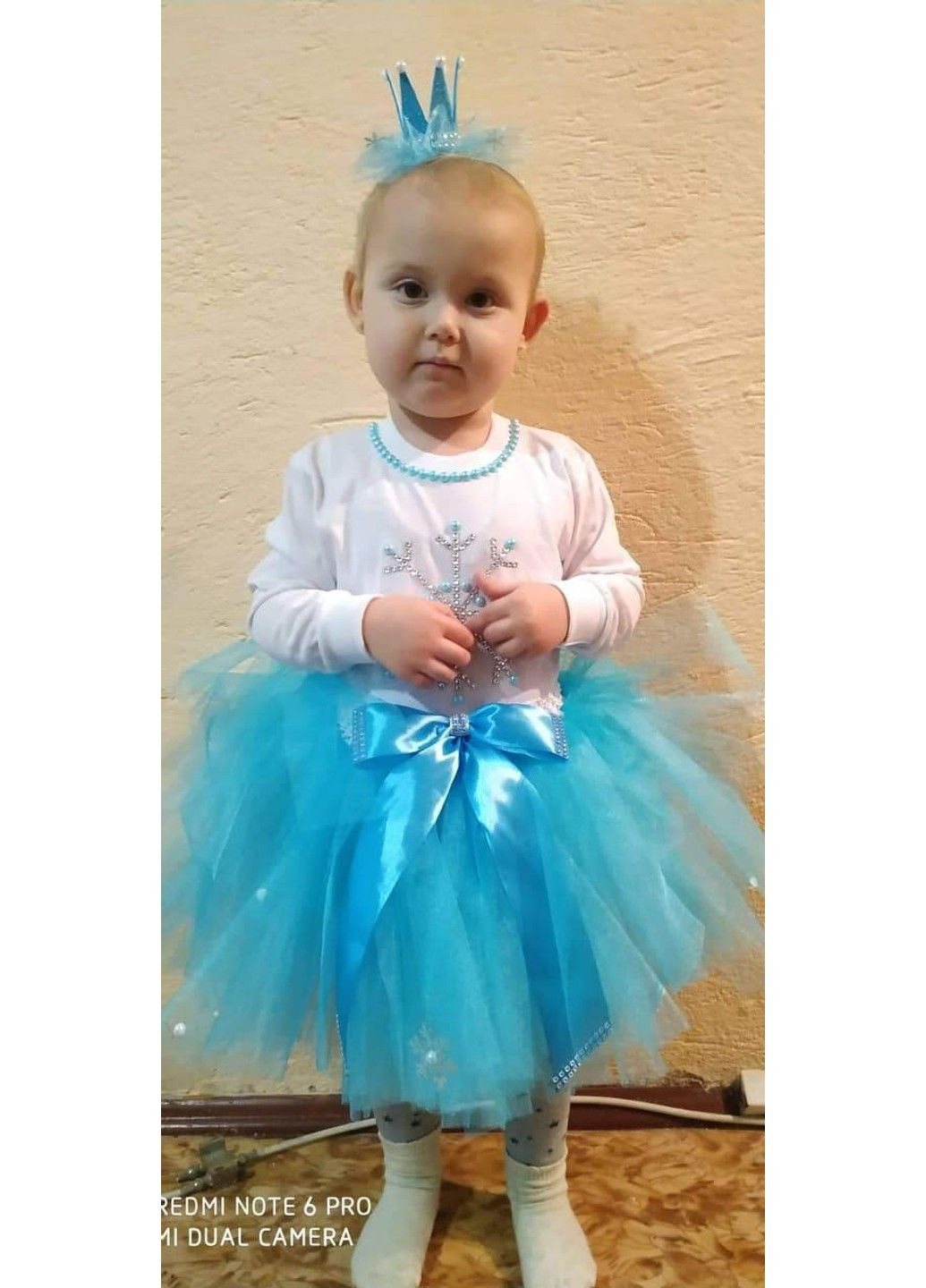 Белый праздничный костюм для девочки "снежинка" - юбка, реглан, обруч юбочный No Brand