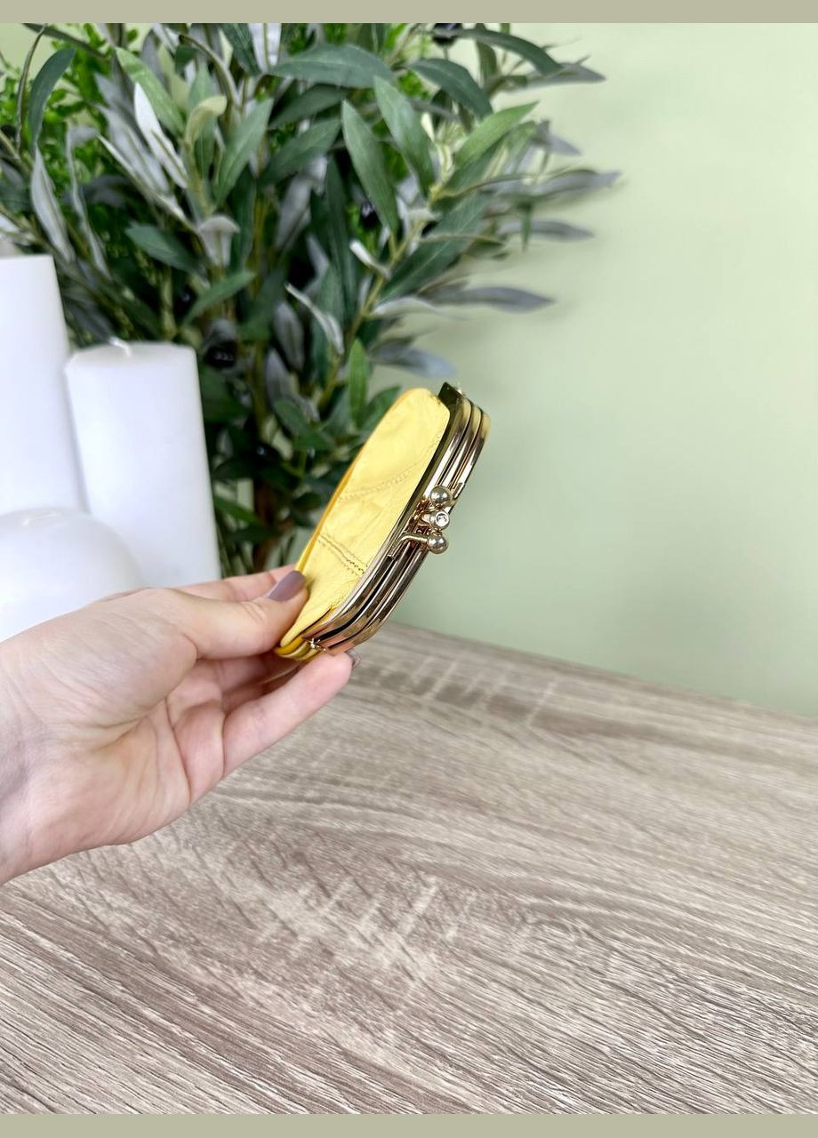 Жіночий маленький гаманець монетниця на застібці поцілунок Classic (334256419)