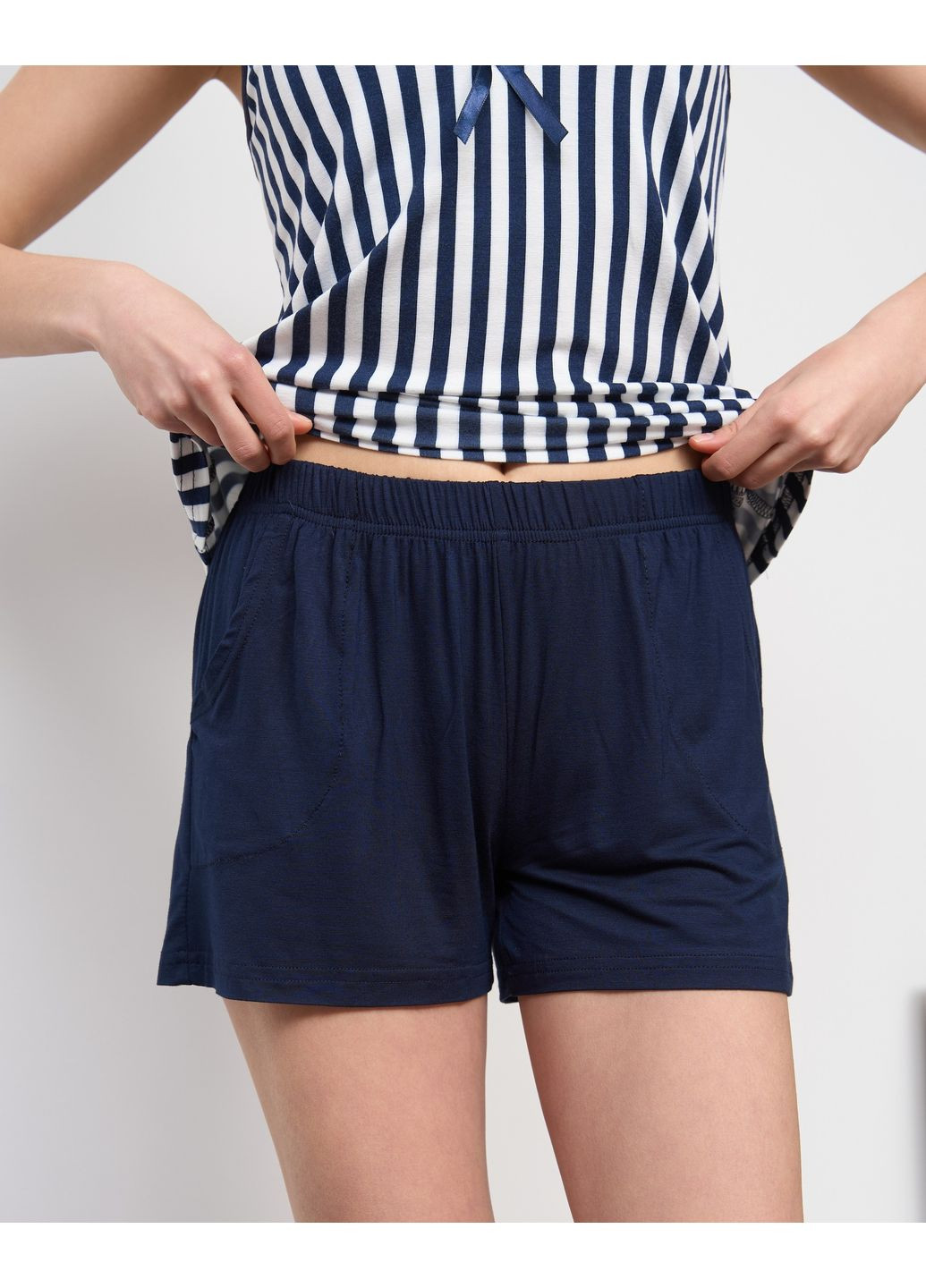 Темно-синя віскозний комплект майка та шортики Nicoletta