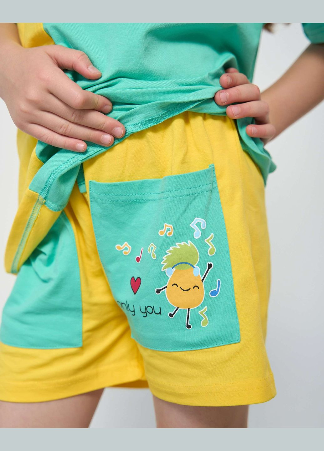 Желтая подростковый комплект с шортами на девочку Nicoletta