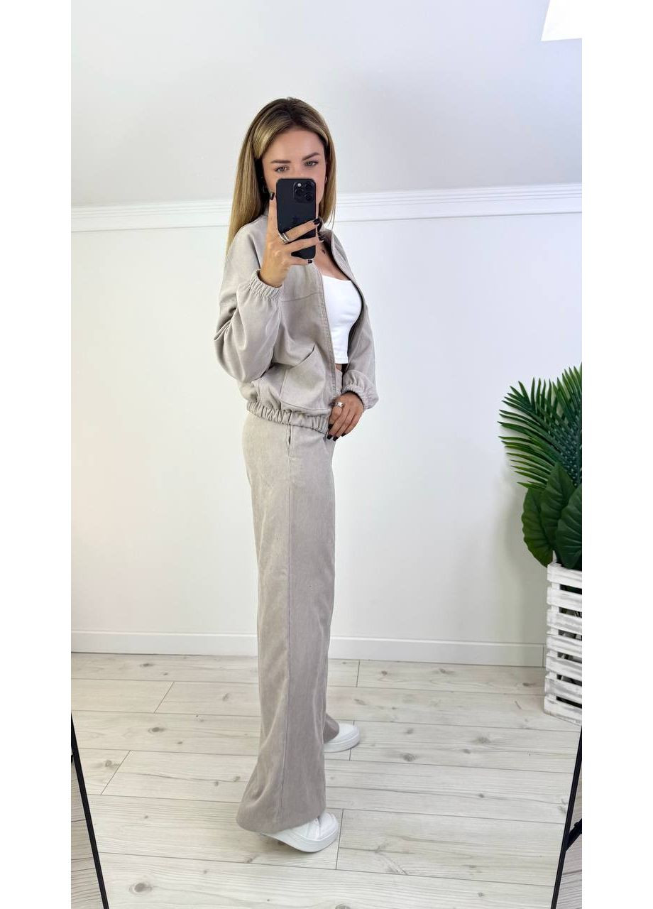Жіночий костюм з мікровельвету з курткою на замку Україна (356683228)