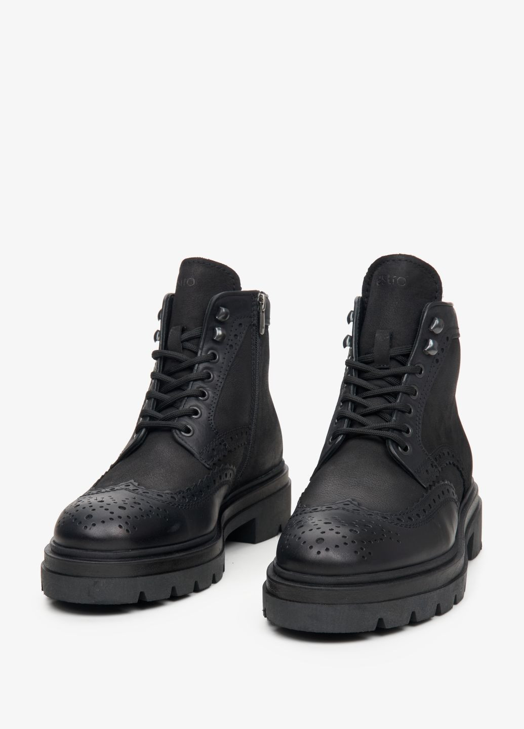 Черные зимние ботинки, цвет черный Estro