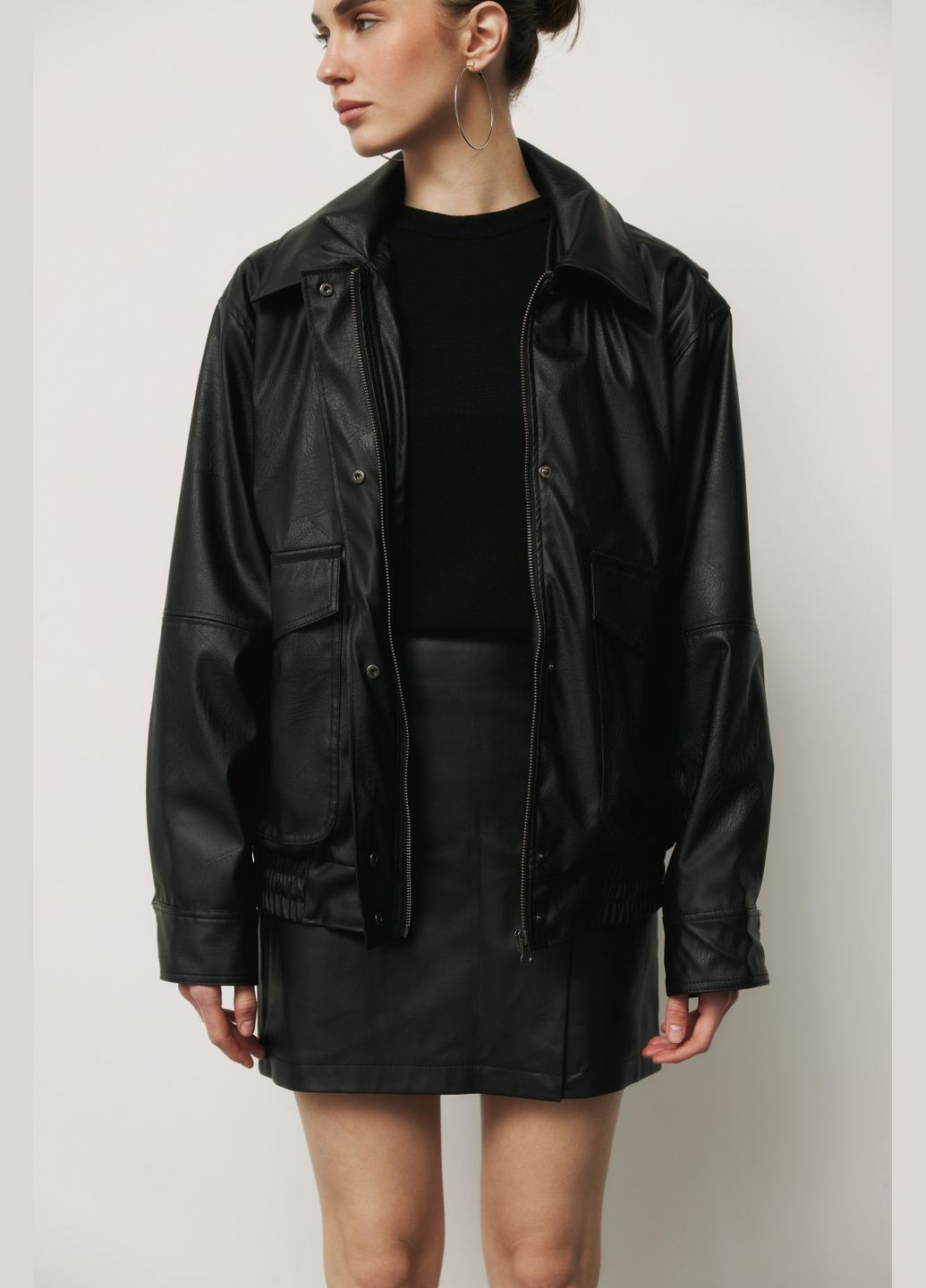 Черная демисезонная женская куртка короткая кожзам коричневая ZF inspire
