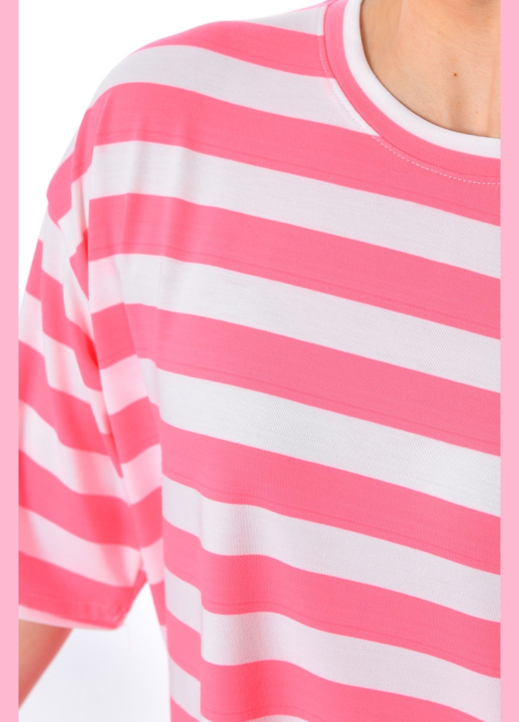 Розовая летняя футболка женская полубатальная в полоску розового цвета Let's Shop