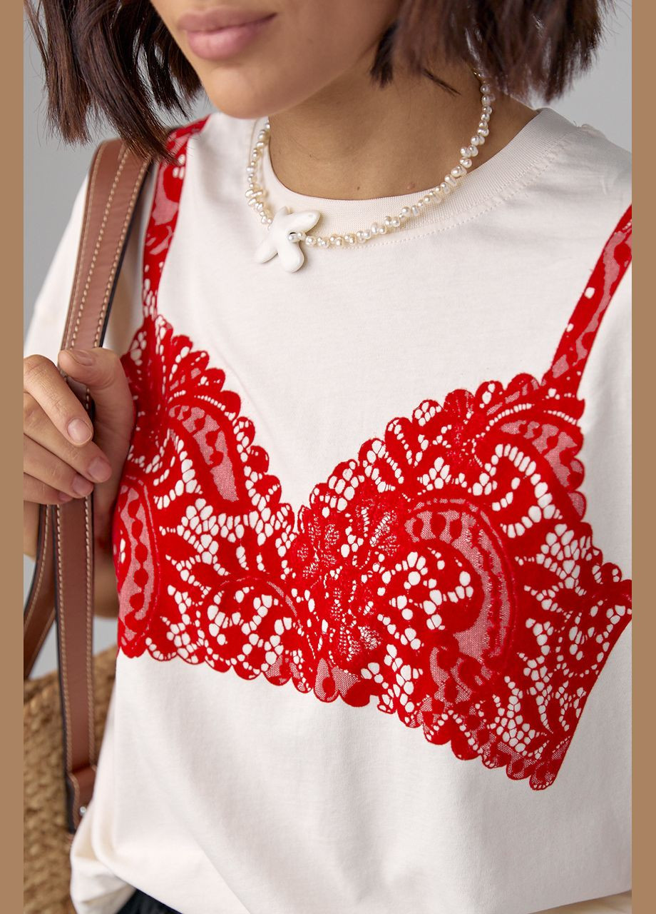 Бежевая летняя футболка oversize украшенная принтом в виде кружевного лифа Lurex