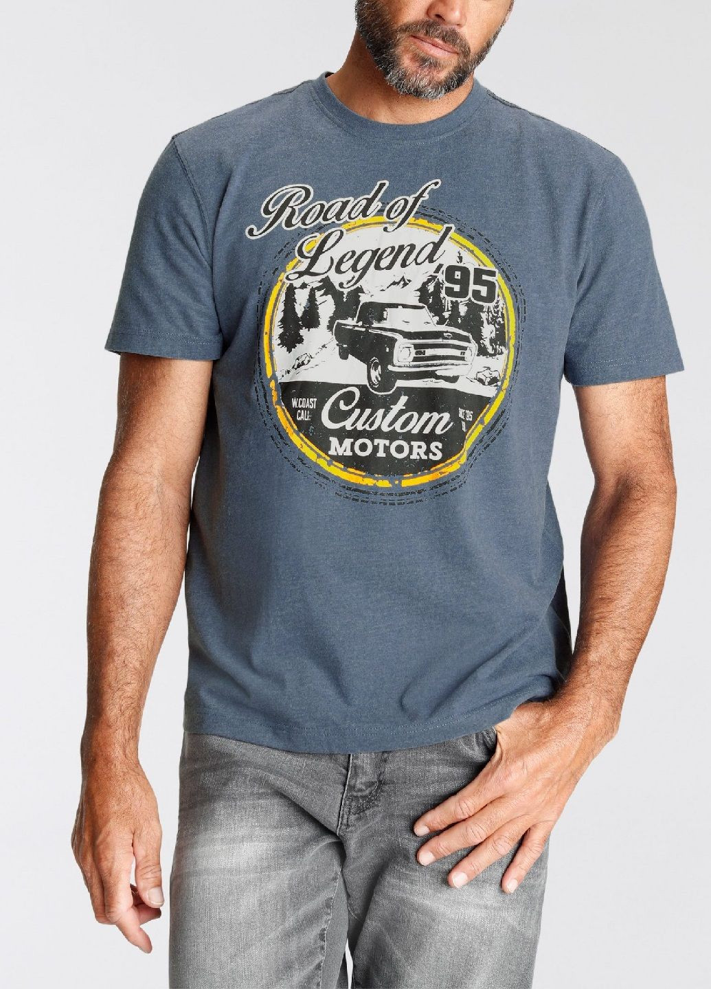 Темно-синя футболка Man's World