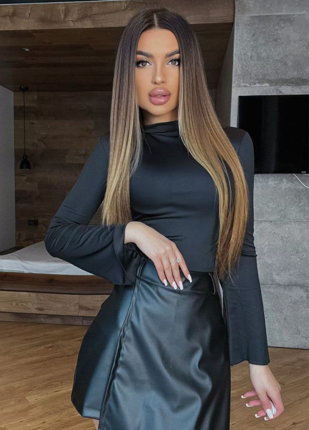 Базовий повсякденний боді з довгими розкльошованими рукавами, коміром стійкою та на кнопках знизу Tik-Tak (322671683)