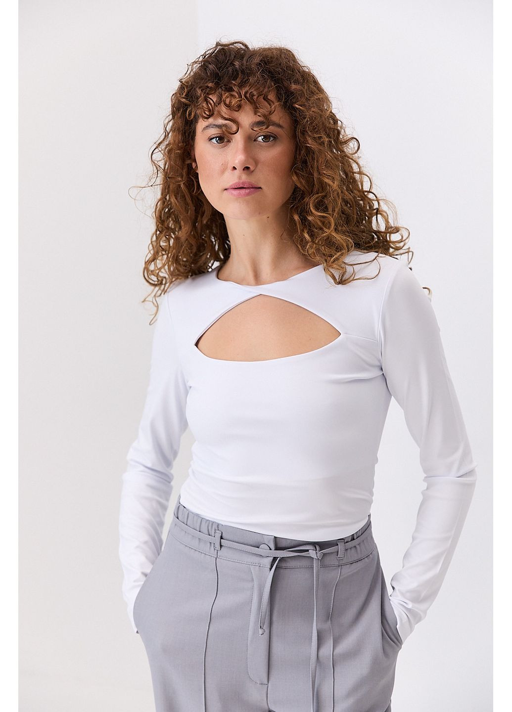 Женский лонгслив с черной микрой с вырезом над грудью Arjen (361056929)