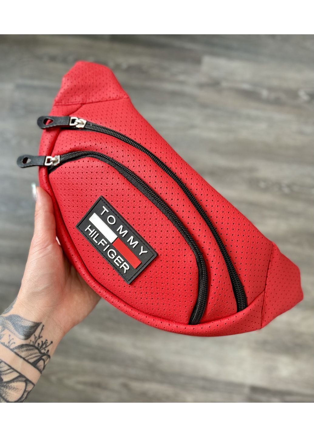 Бананка из перфорированного кожзама удобна универсальна No Brand (360817950)