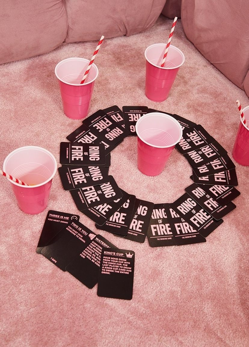 Игра на выпивку на английском языке PrettyLittleThing (333555921)