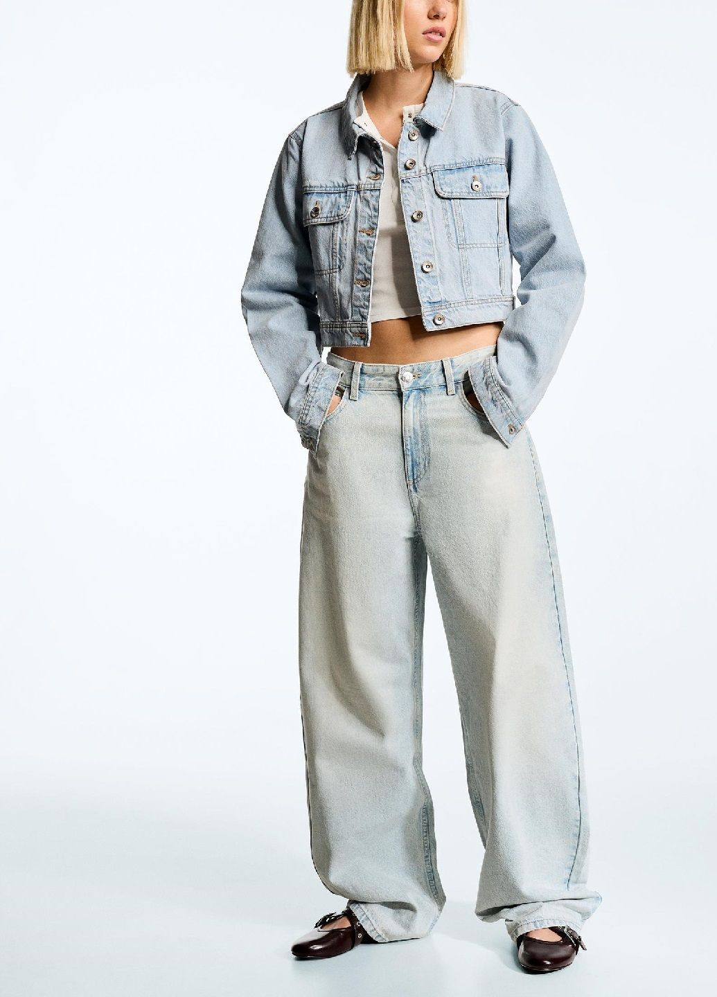 Світло-блакитна демісезонна куртка Bershka