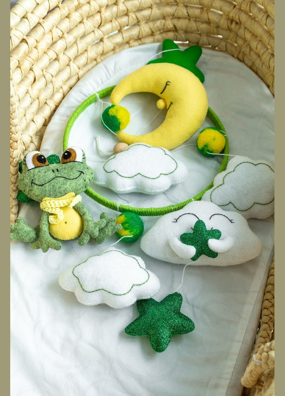 Дитячий мобіль на ліжечко для немовлят ручної роботи WooolyWool «Жабеня» No Brand (342758000)