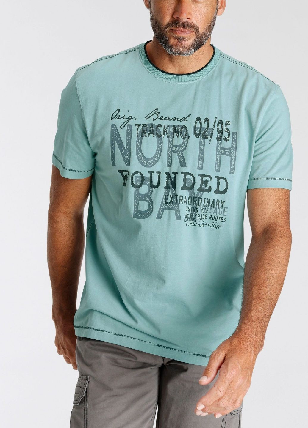 Голубая футболка Man's World