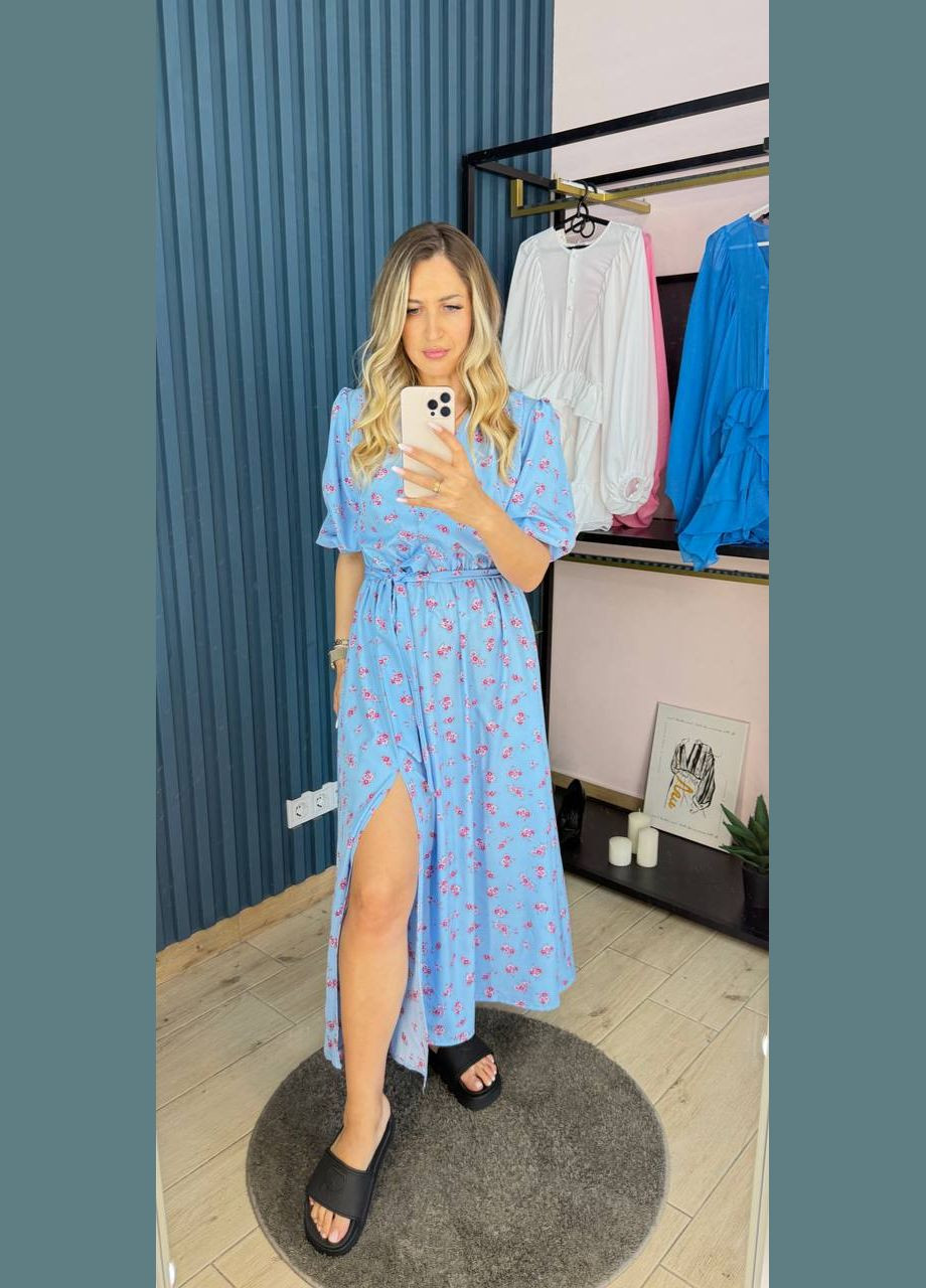 Блакитна кежуал сукня довжини міді з рукавом до ліктя Adelante з квітковим принтом