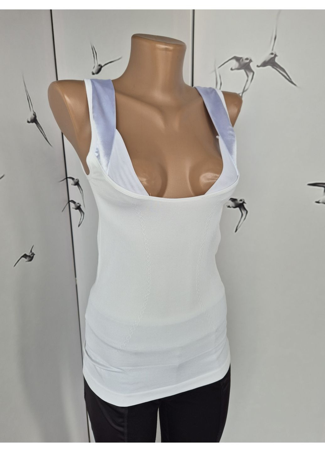 Корректирующая женская бельевая майка с открытым декольте и поддержкой бюста No Brand — 368468413