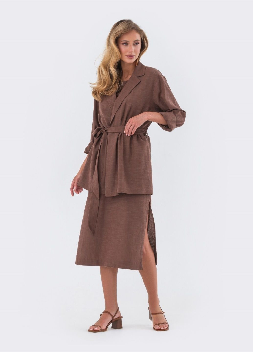Коричневое платье-миди прямого кроя коричневого цвета Dressa