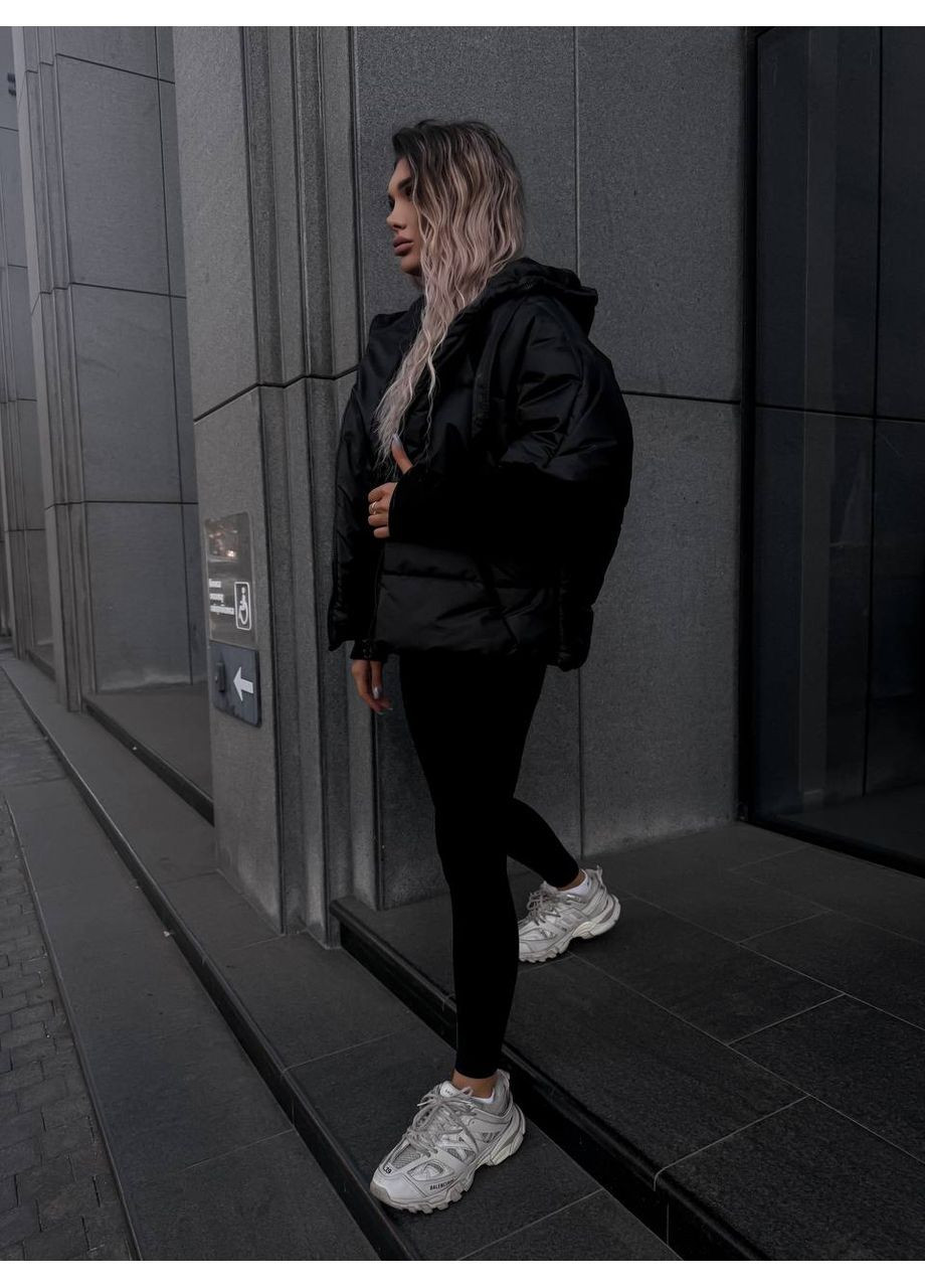 Черная зимняя куртка плащевка лаке,(пух 200),капюшон,рукав с пальчиком Україна