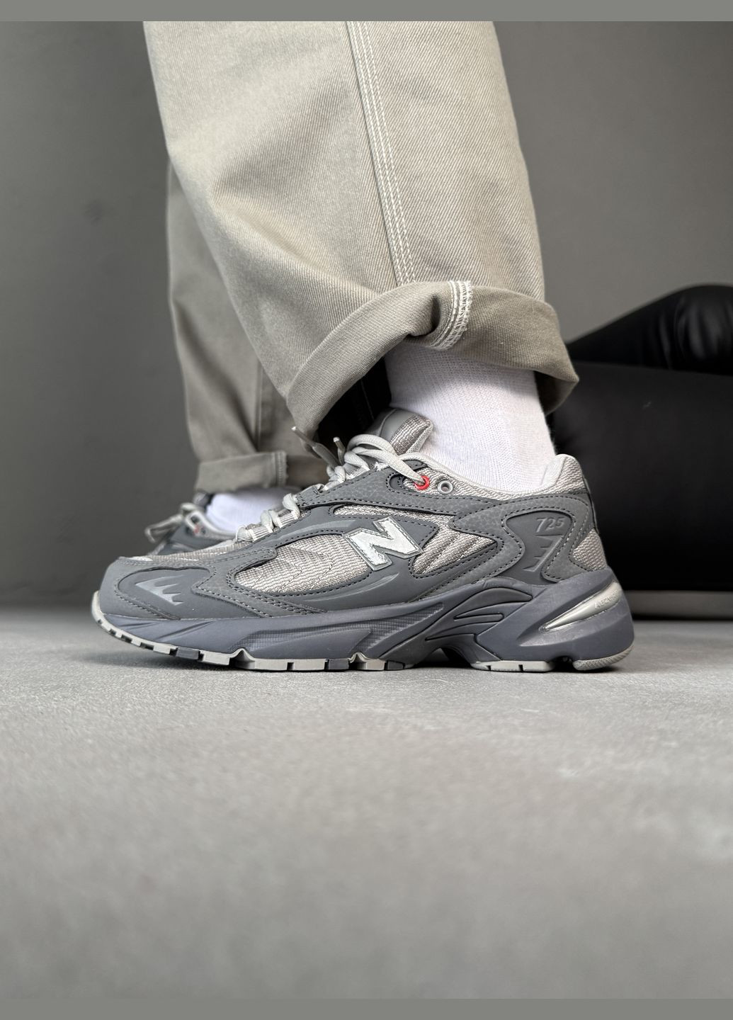 Серые демисезонные кроссовки мужские new balance 725 grey | нью беланс 725 серые No Brand
