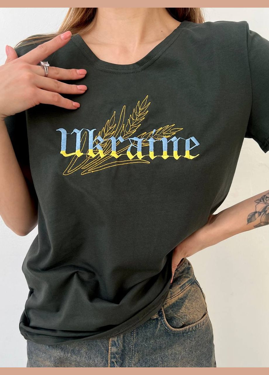 Графитовая всесезон шикарная качественная графит футболка onesize с вышивкой "ukraine", красивая патриотическая футболка из турецкого кулира хлопка No Brand 513-3
