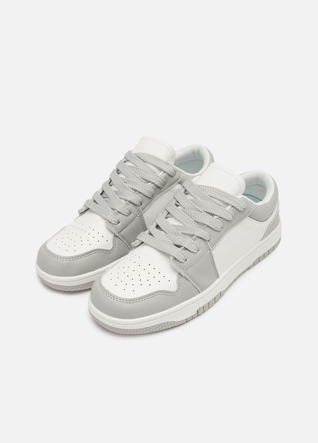 Білі жіночі кеди на пласкій підошві колір білий цб-00264847 Stilli