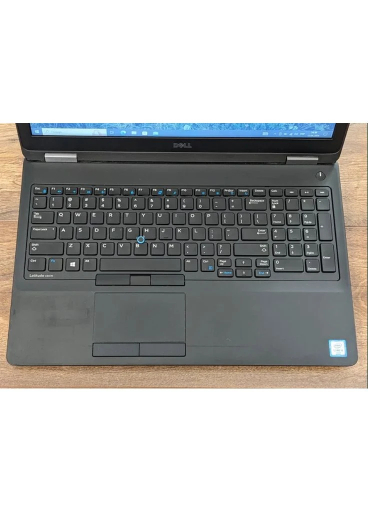Ноутбук Б-клас Latitude E5570 / 15.6" (1366x768) TN / Intel Core i5-6440HQ (4 ядра по 2.6 - 3.5 GHz) / 8 GB DDR4 / 240 GB SSD / Dell (398146699)